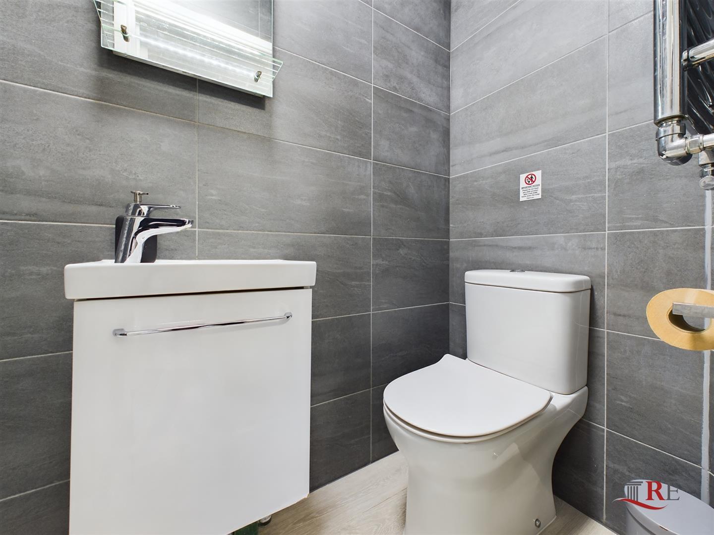 Room East Hill in Greater London