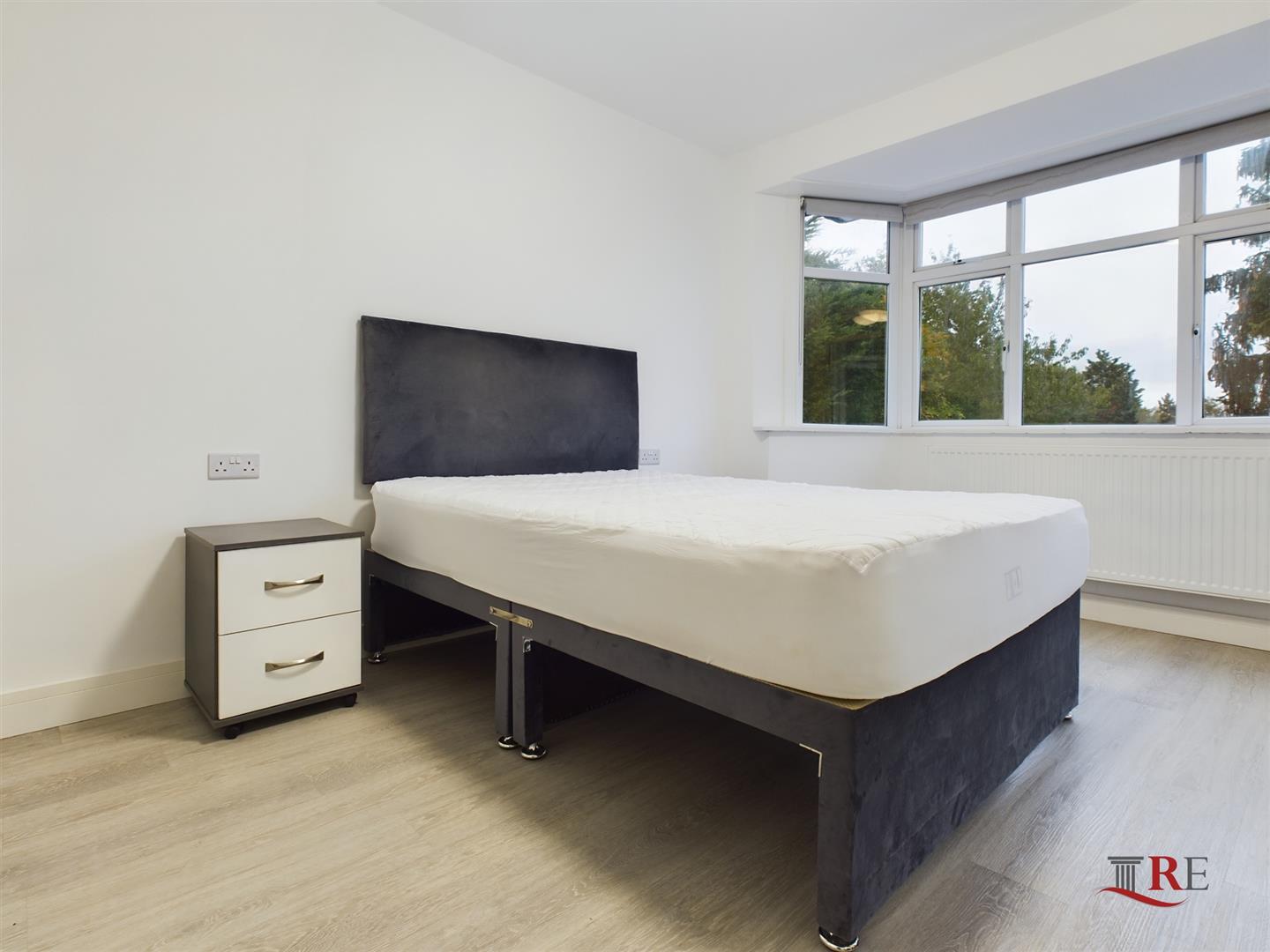 Room East Hill in Greater London