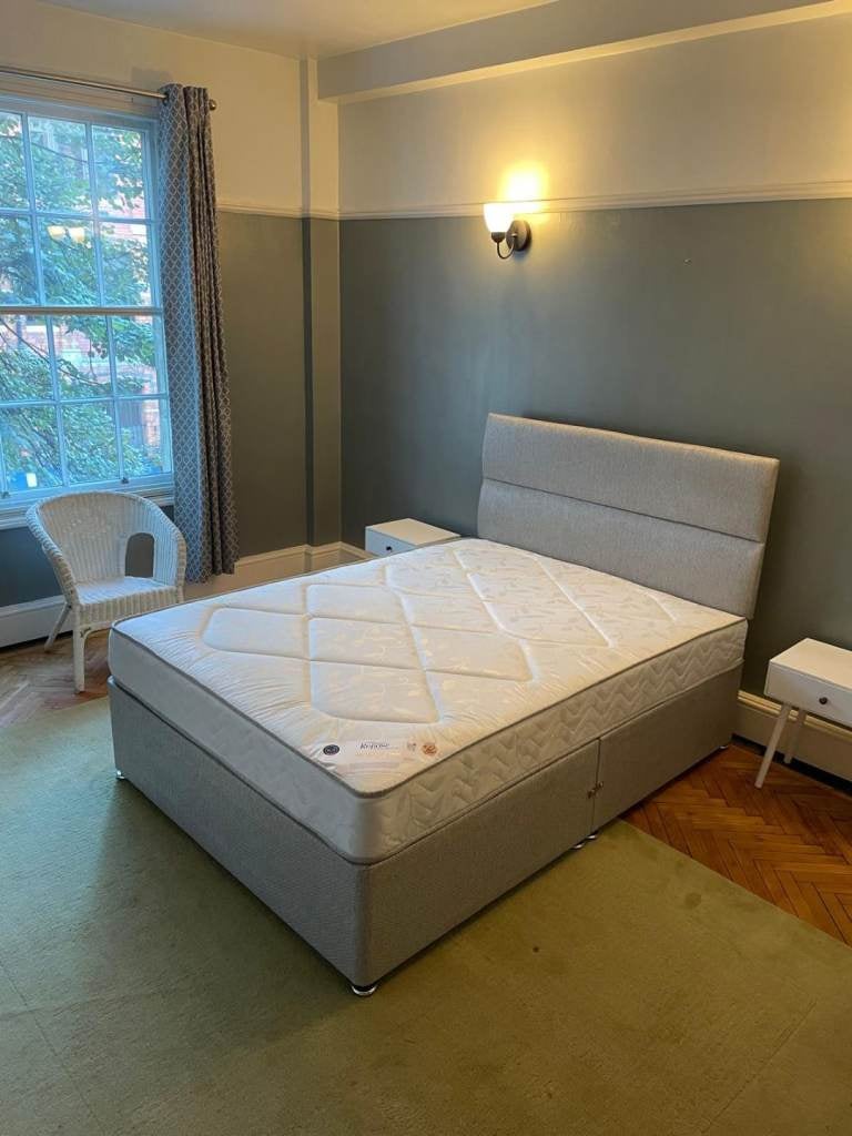 Room Womanby Street in Cardiff