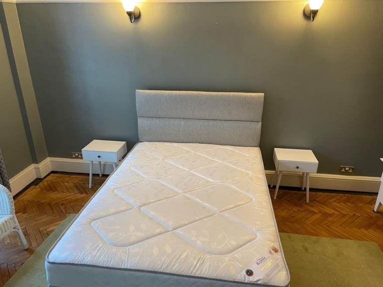 Room Womanby Street in Cardiff