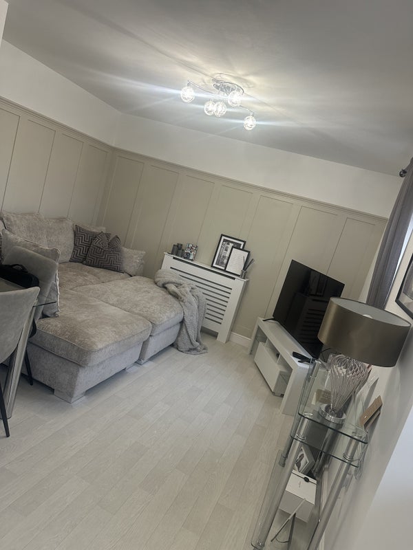 Room Elizabeth Court in Wakefield