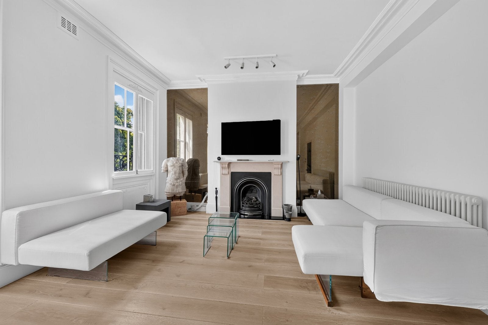 Flat Ennismore Gardens in City of Westminster