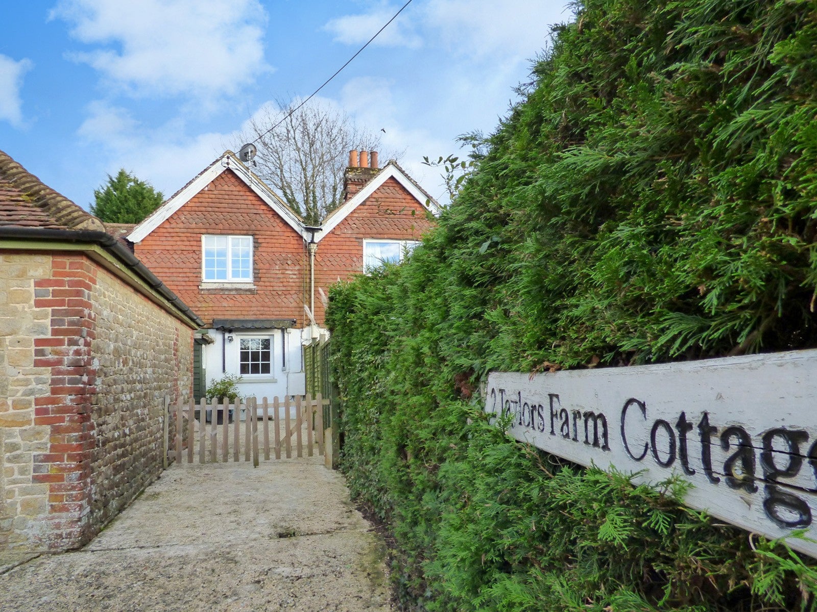 House Taylors Field in Chichester