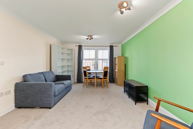 Flat Reliance Way in Oxford