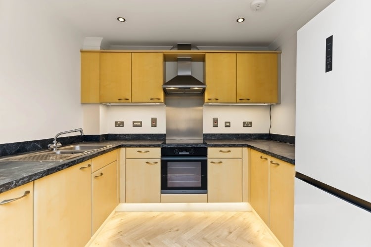Flat Reliance Way in Oxford