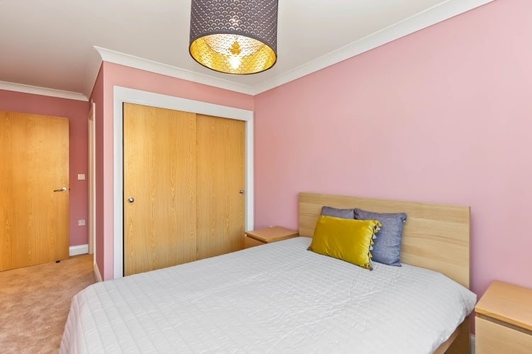 Flat Reliance Way in Oxford