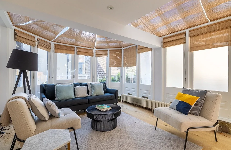 Flat Montpelier Place in City of Westminster