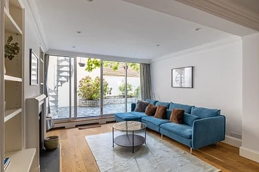 Flat Montpelier Place in City of Westminster