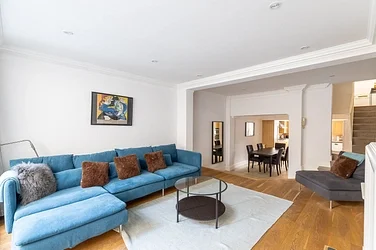 Flat Montpelier Place in City of Westminster