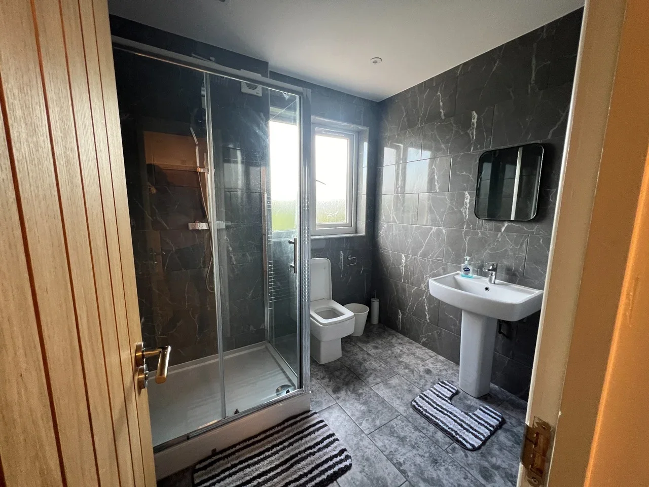 Room Bell Lane in Greater London