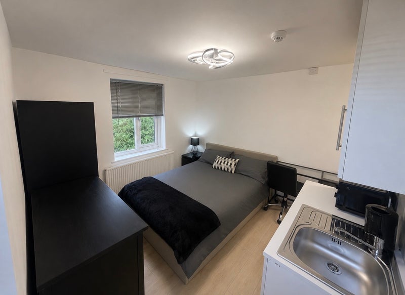 Room Alexandra Road in Sandwell