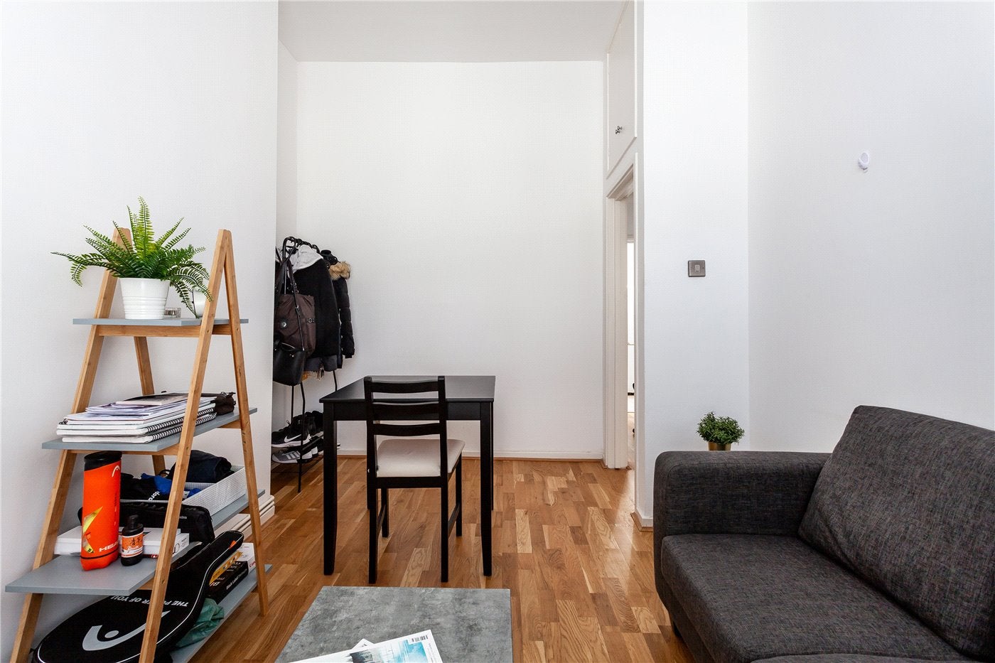 Flat Packington Street in Greater London