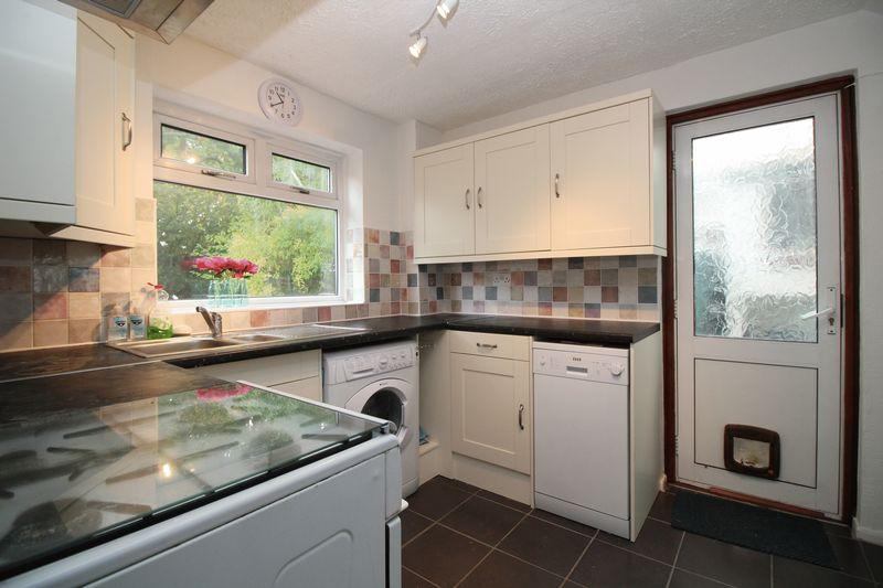 Room Coney Close in Crawley