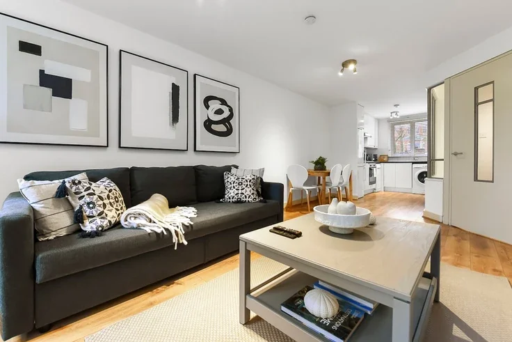 Flat Aspern Grove in Greater London