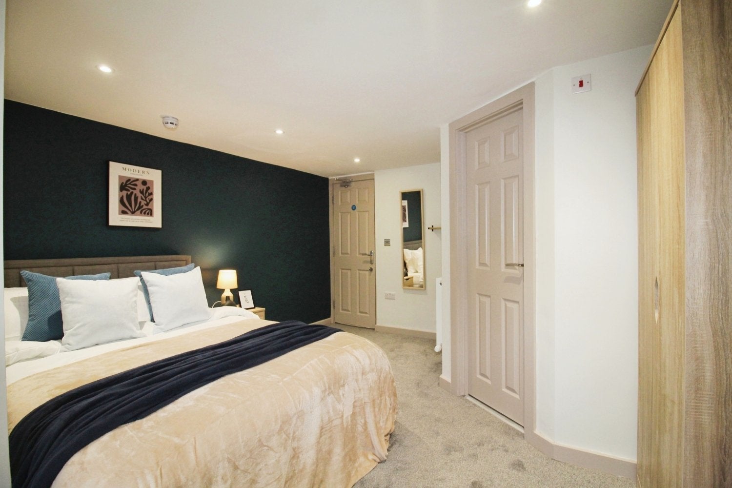 Room Back Burley Hill in Leeds