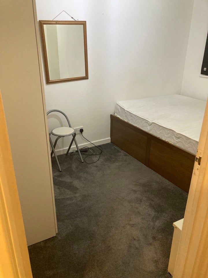 Room Pageant Avenue in Greater London