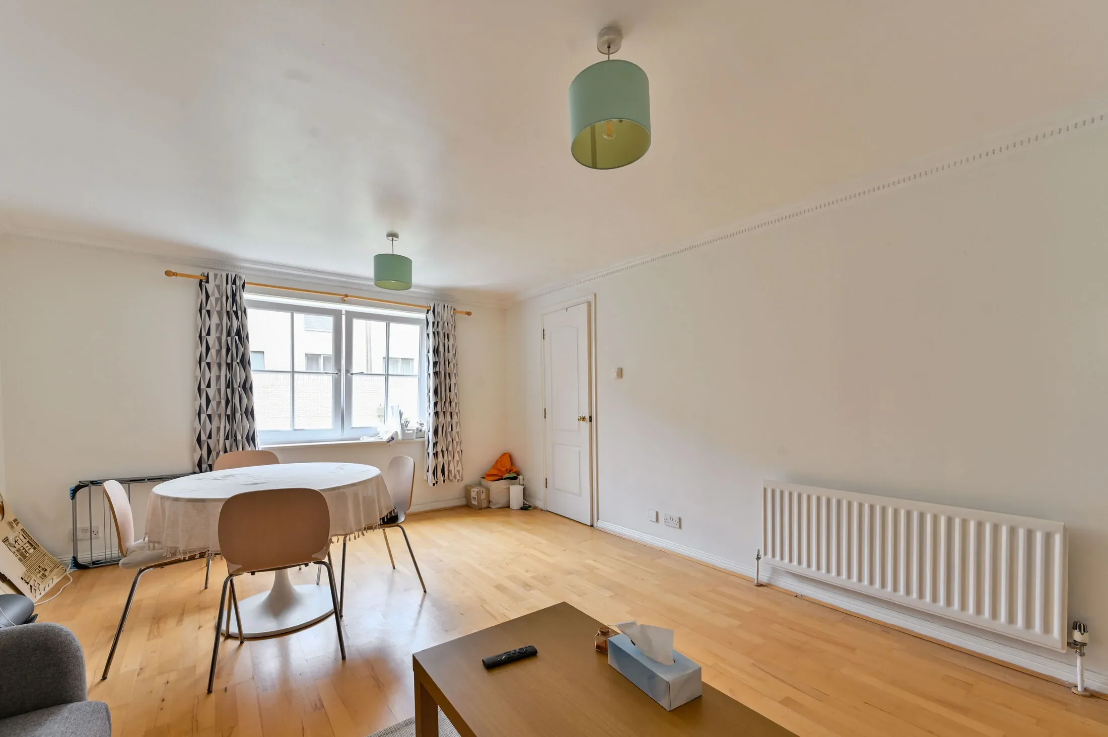 Flat Ebbisham Drive in Greater London
