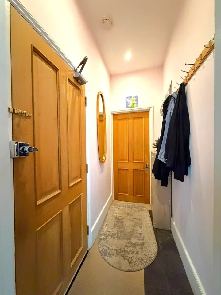 Flat Harmer Street in Gravesham