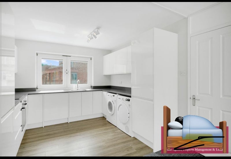 Room Rosebank Gardens in Greater London