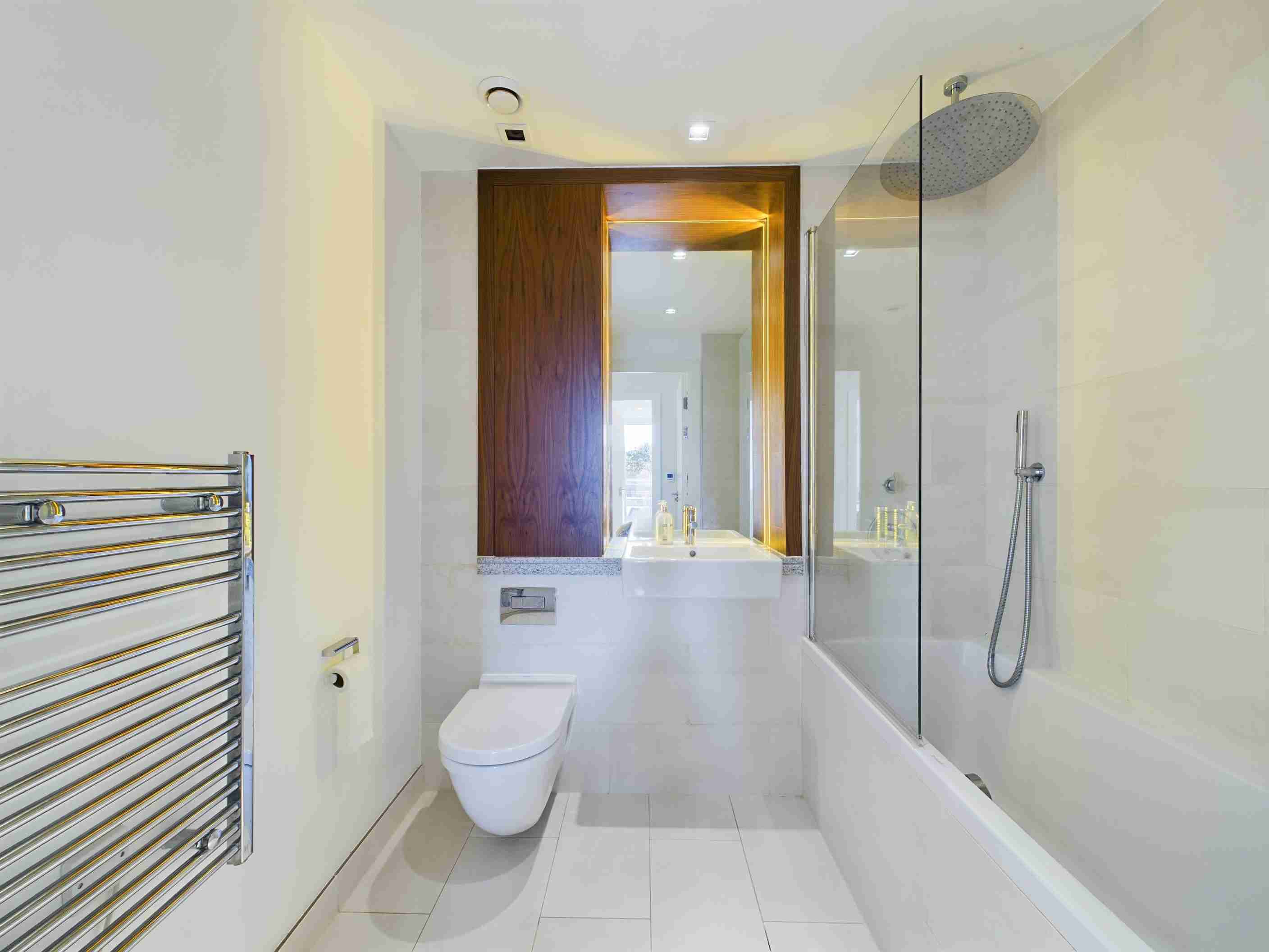 Flat Wenlock Road in Greater London
