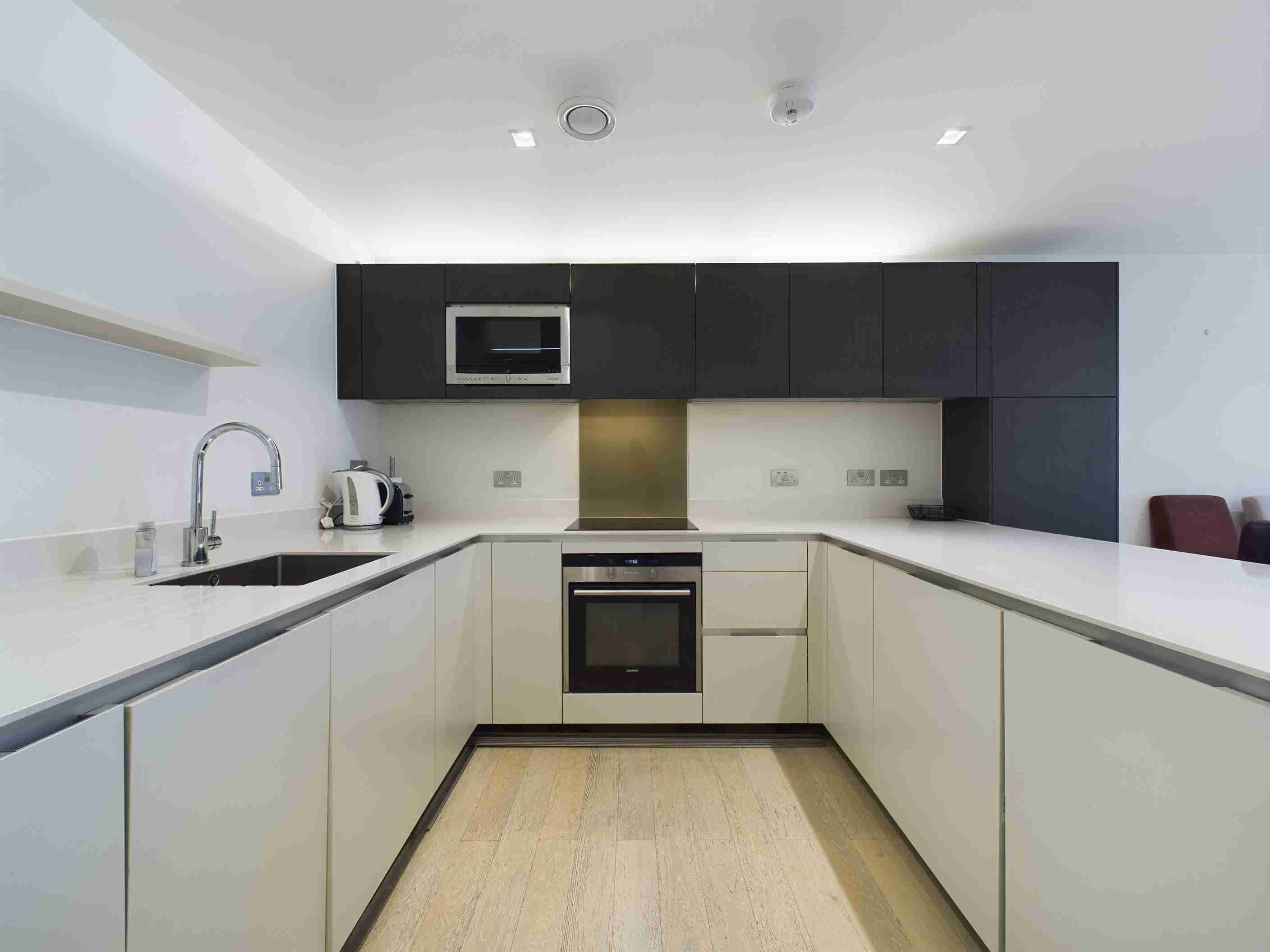 Flat Wenlock Road in Greater London