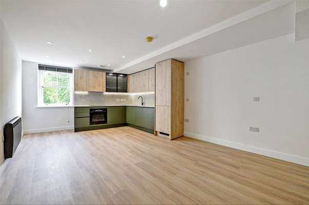 Flat East Street in Bristol