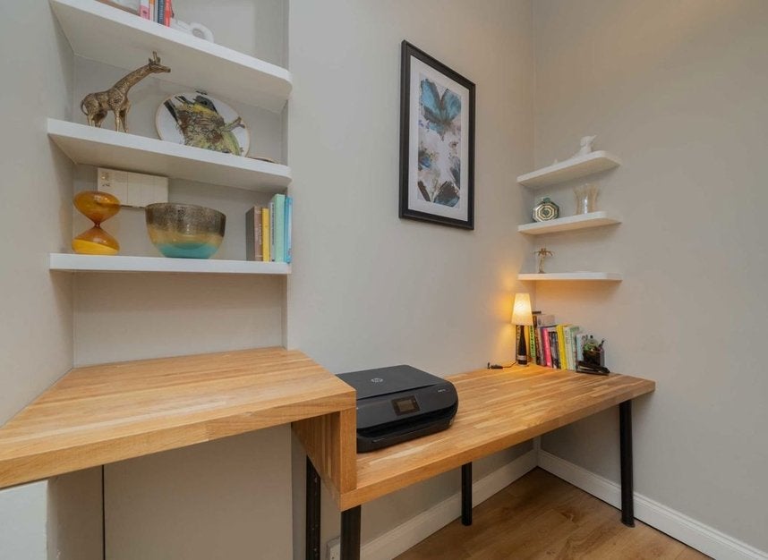 Flat Blenheim Crescent in Greater London