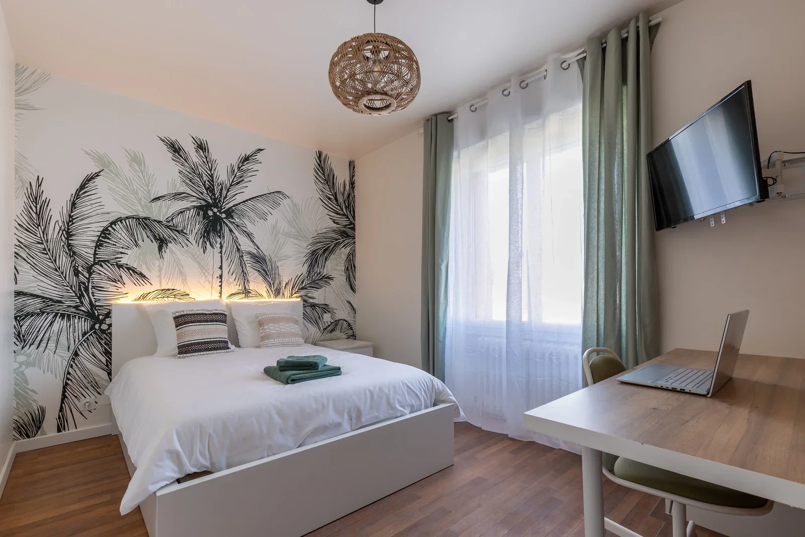 Room Rue de la République in Mareuil-sur-Cher
