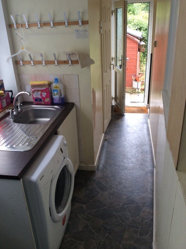 Room Ferndale Road in Bristol