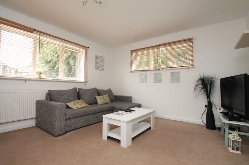 Flat Belton Way in Greater London