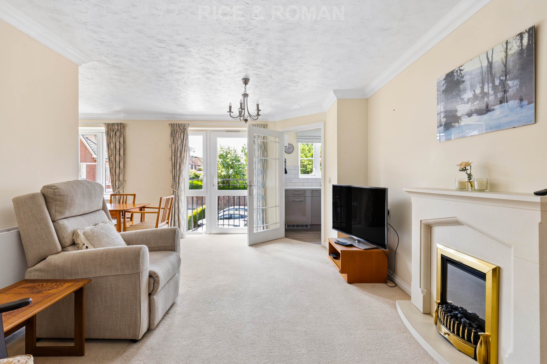 Flat Leatherhead Road in Mole Valley