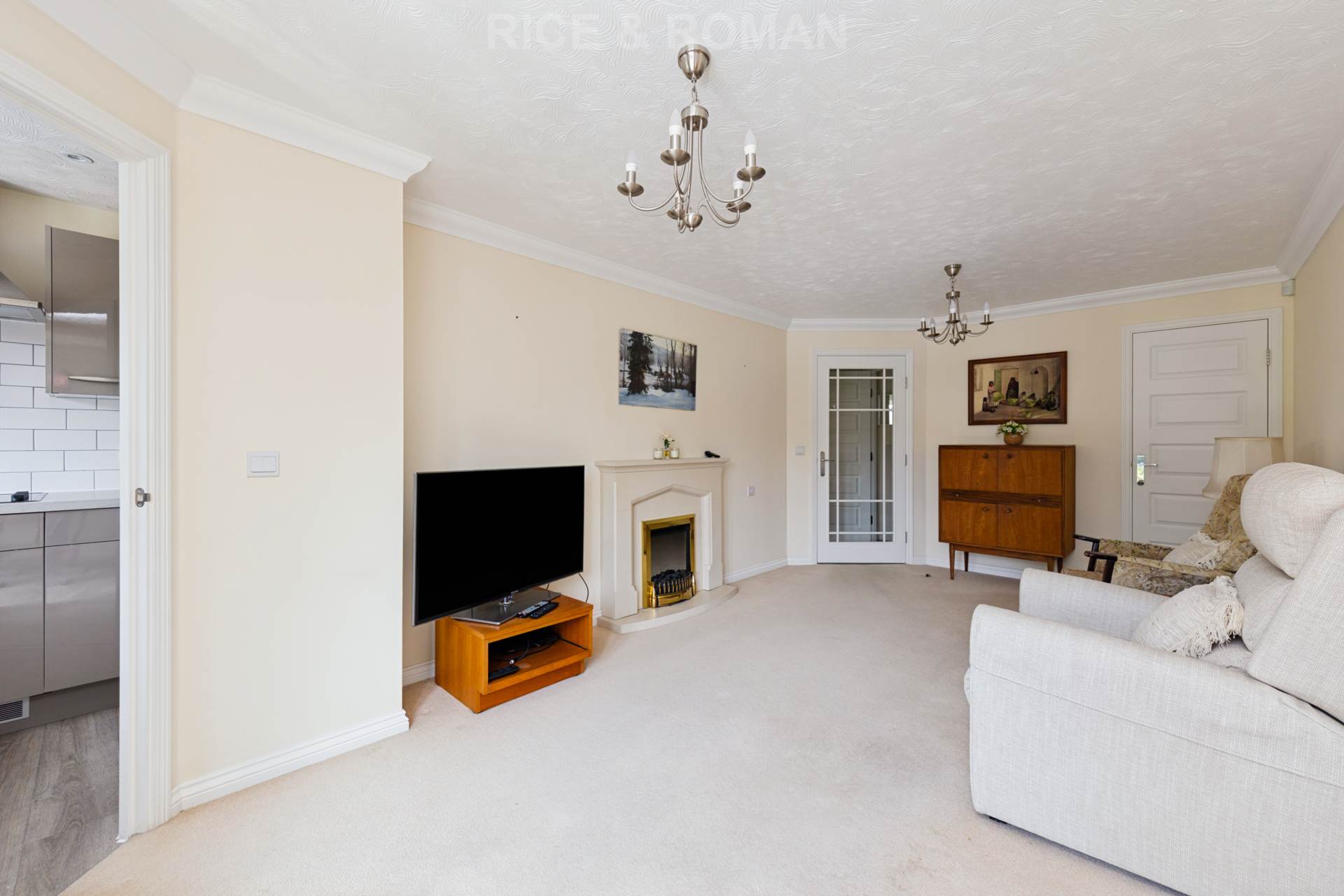 Flat Leatherhead Road in Mole Valley