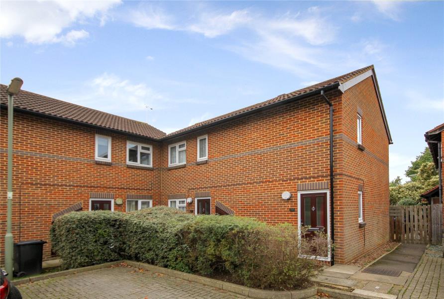 Flat Little Mead in Woking