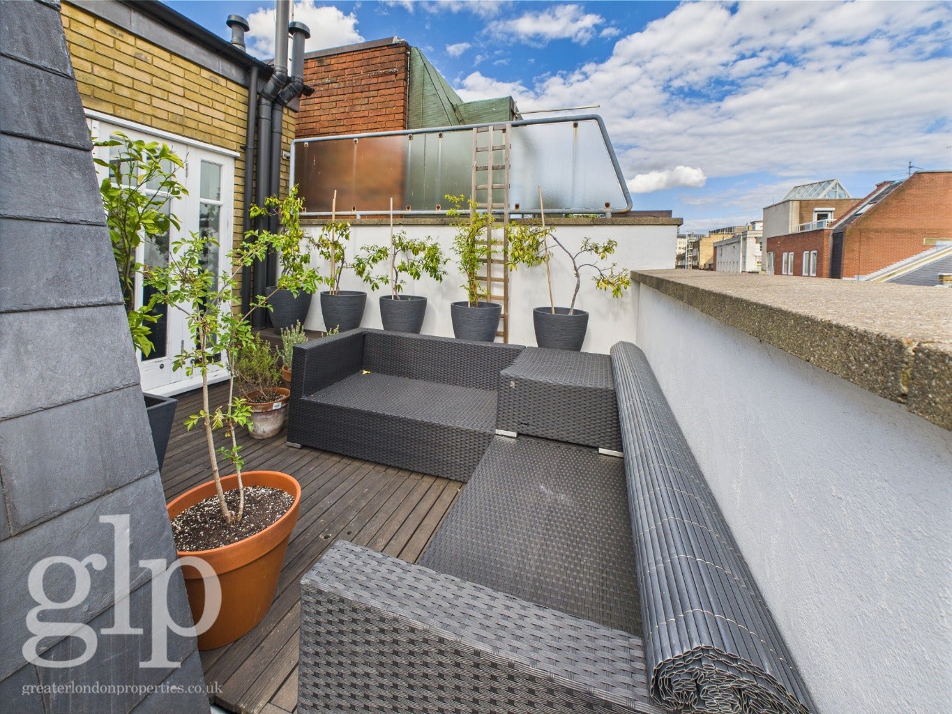 Flat Earlham Street in London