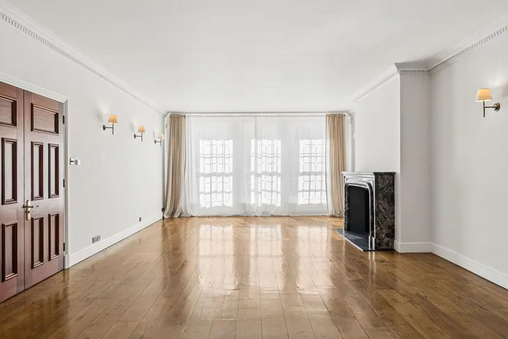 House Boscobel Place in City of Westminster