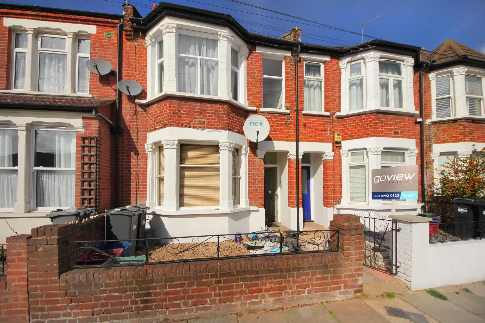 Flat Whitestile Road in Greater London