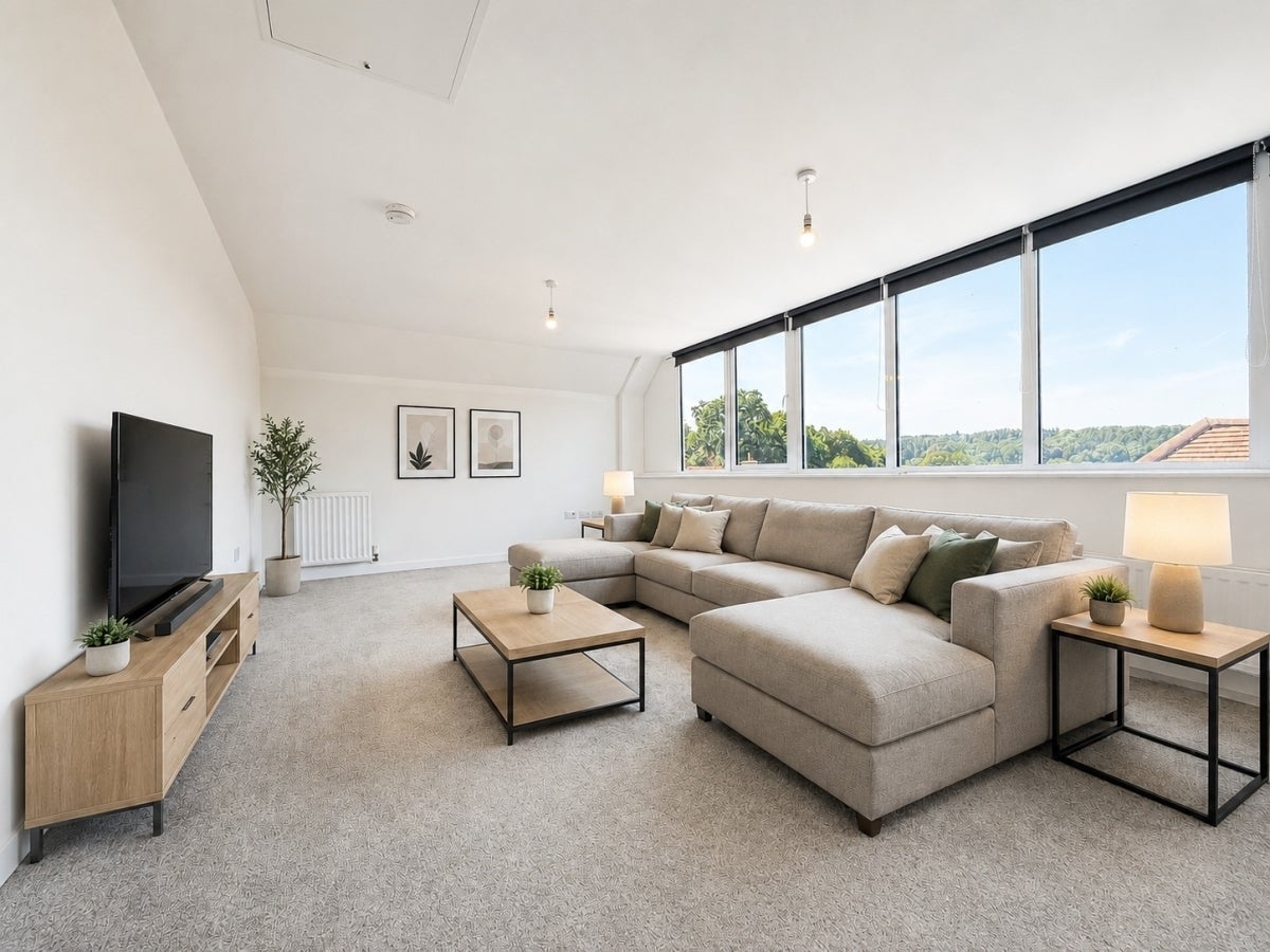 Flat Grasslands Close in Waverley