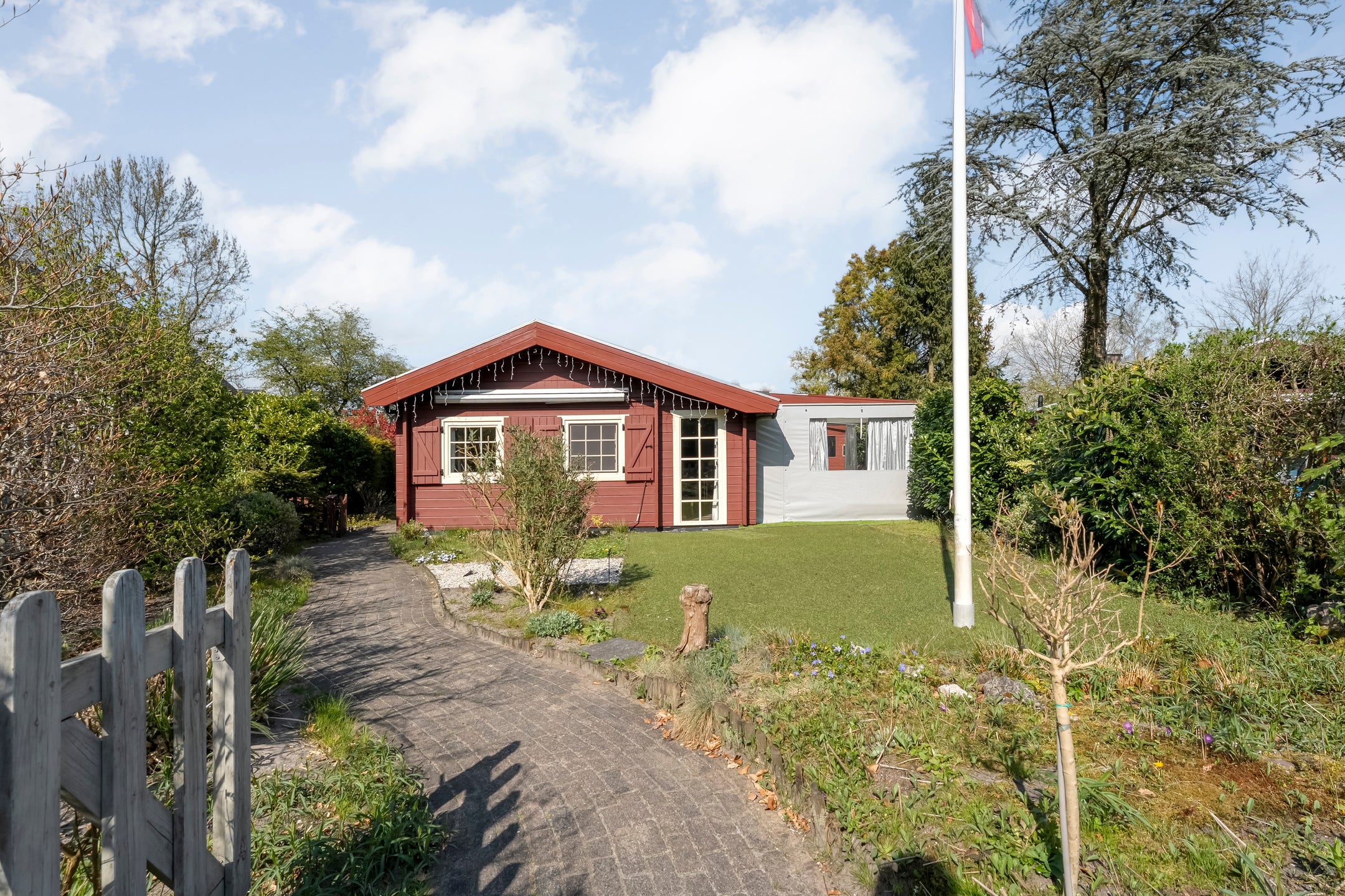Huis Veldhuisweg 1 9 in IJhorst