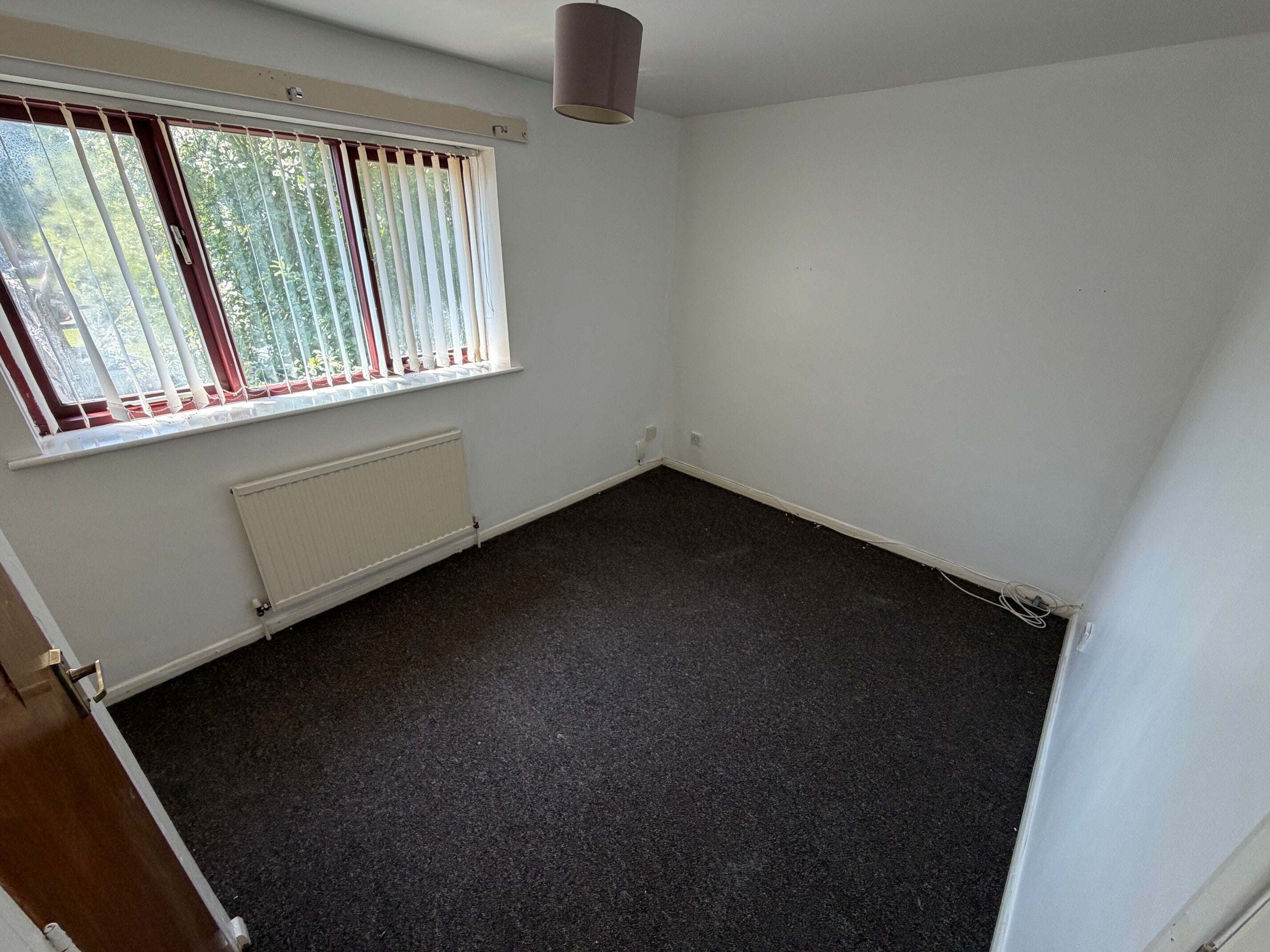 House Goldcrest Close in Manchester