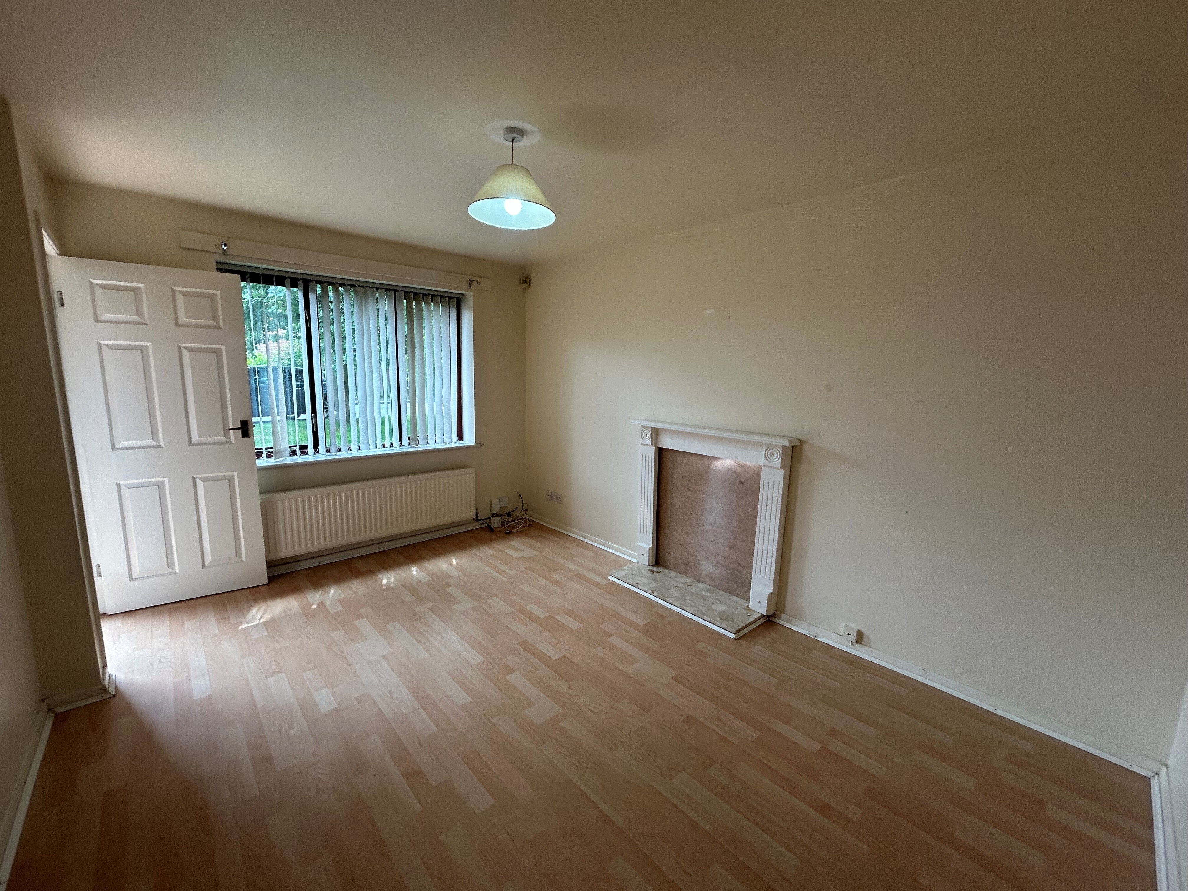 Flat Goldcrest Close in Manchester