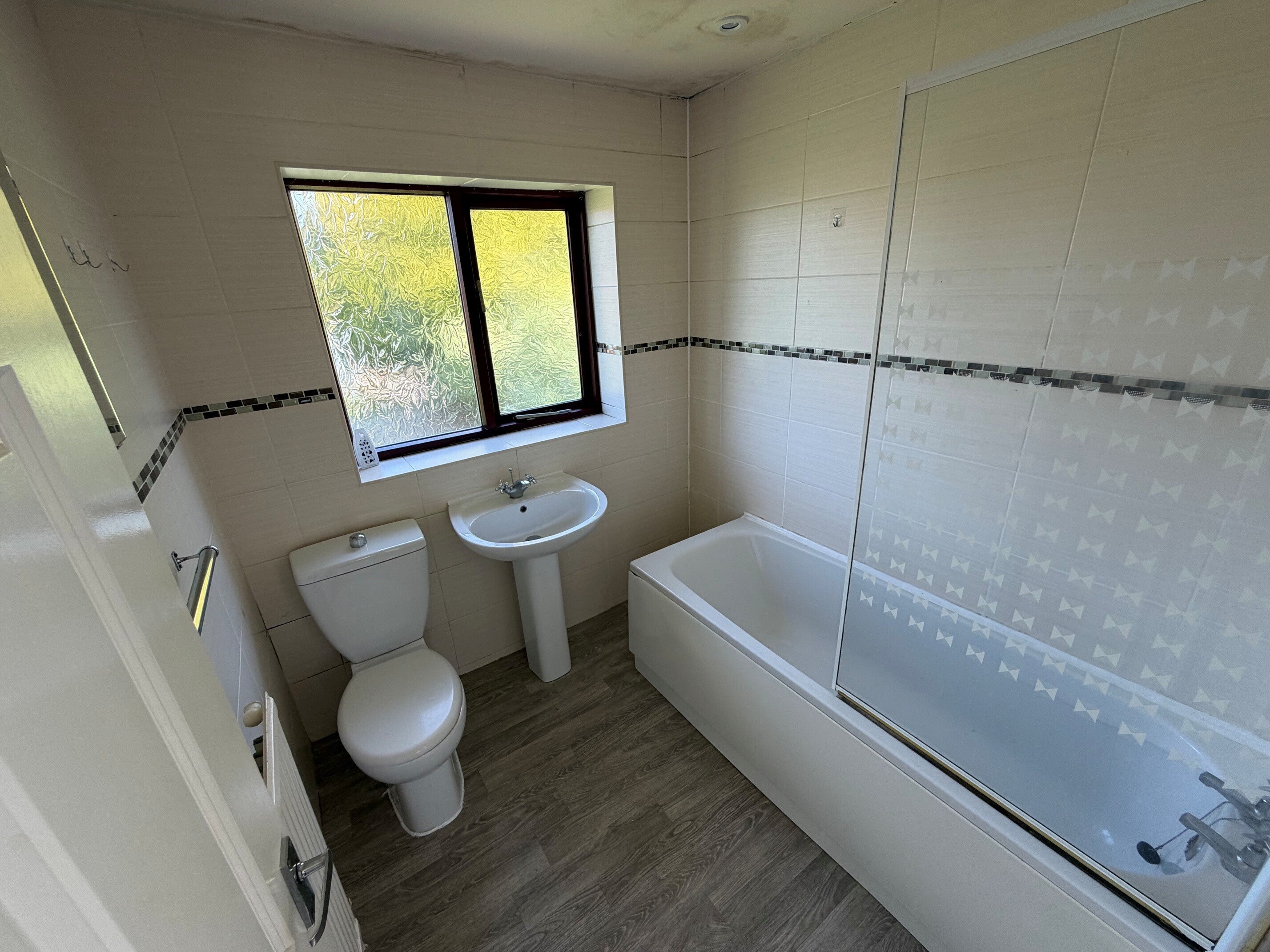 House Goldcrest Close in Manchester