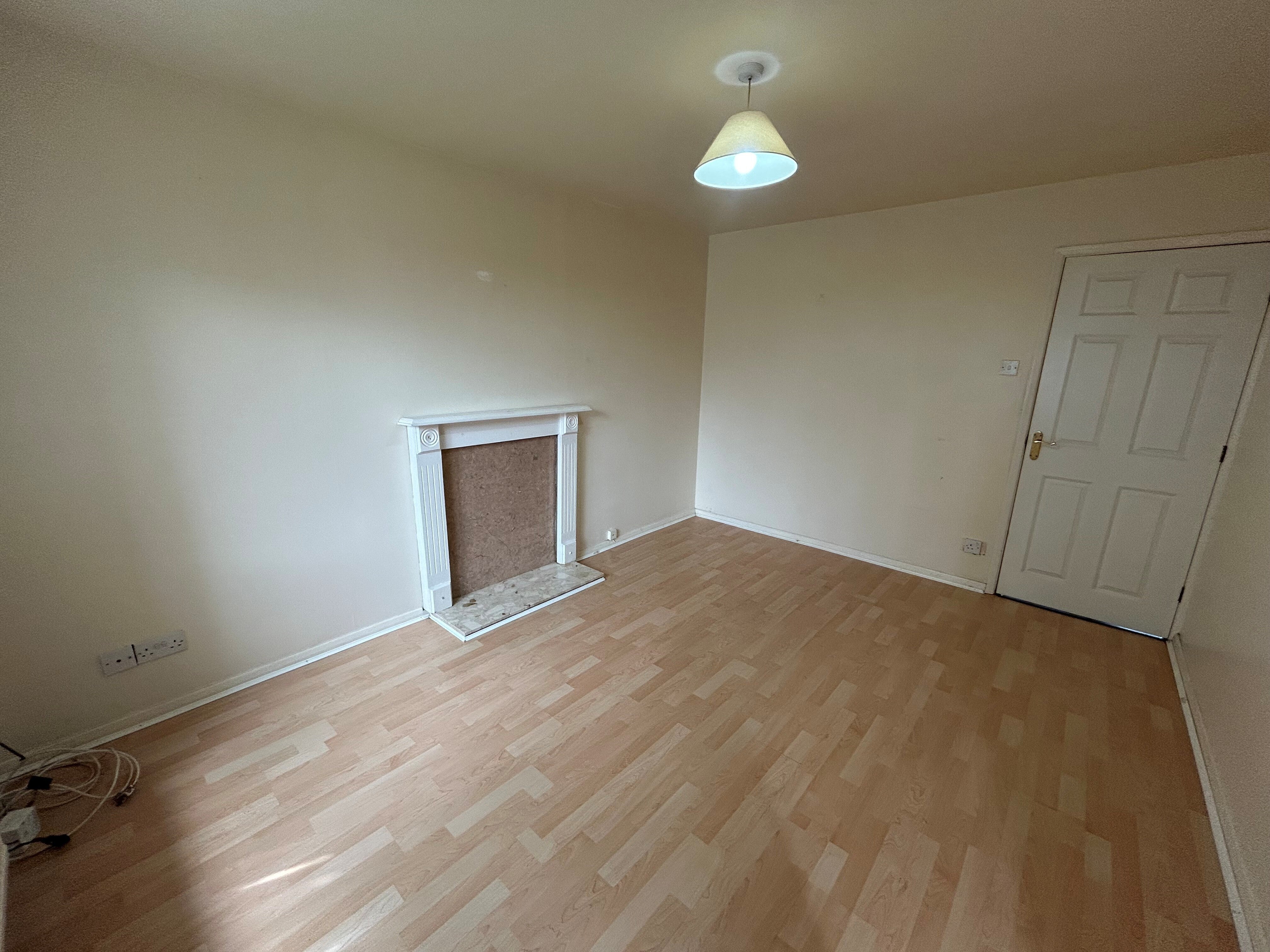 Flat Goldcrest Close in Manchester
