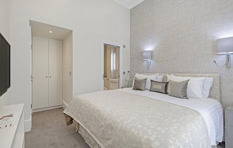 Flat Chesham Place in City of Westminster