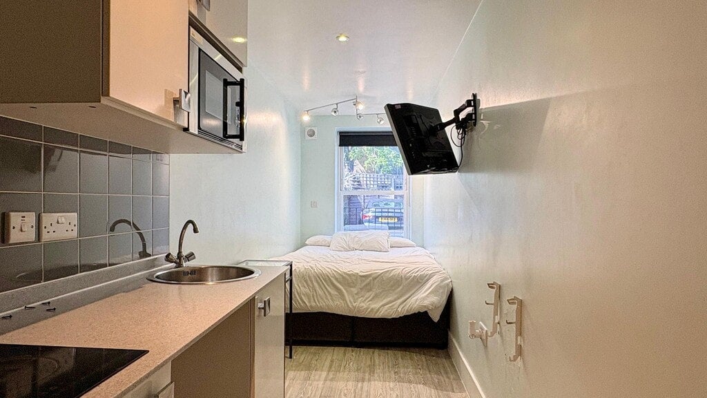 Room Camden Road in Greater London