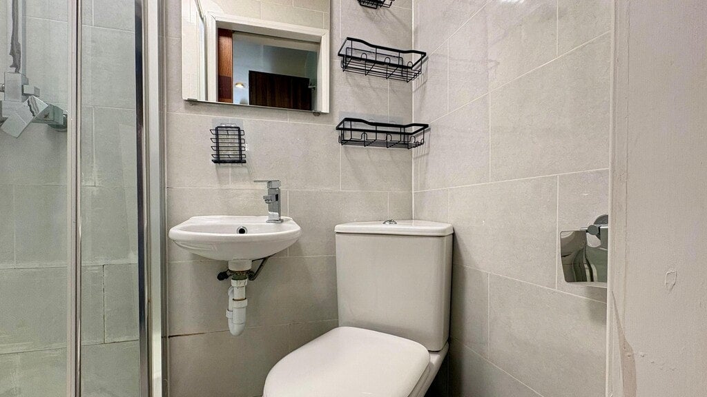 Room Camden Road in Greater London