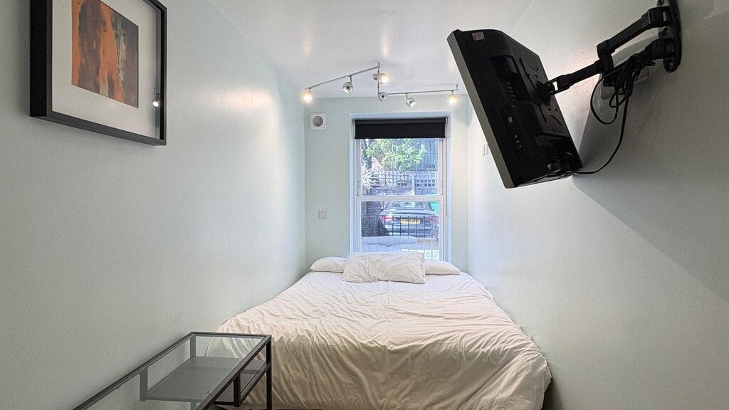 Room Camden Road in Greater London