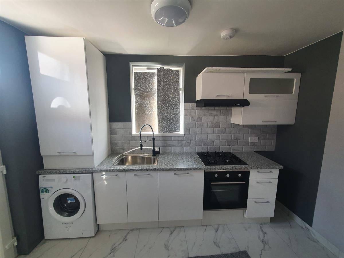Flat Thoresby Street in Hull