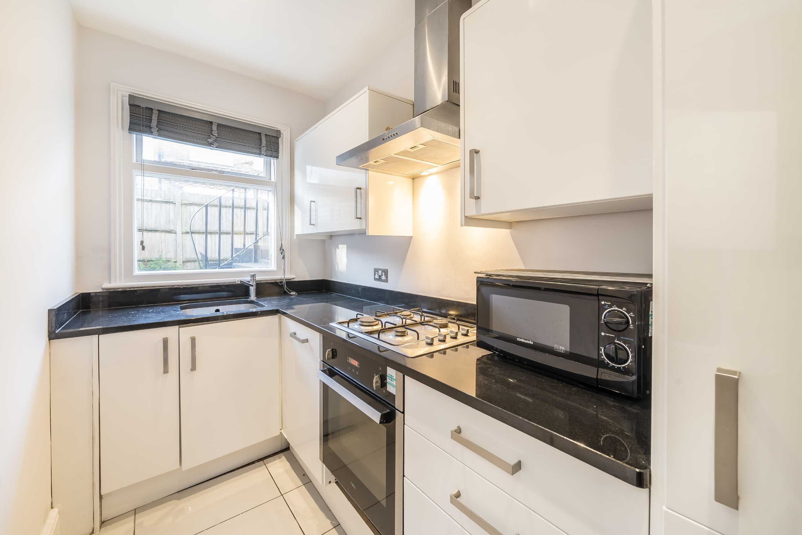 Flat Stapleton Road in Greater London