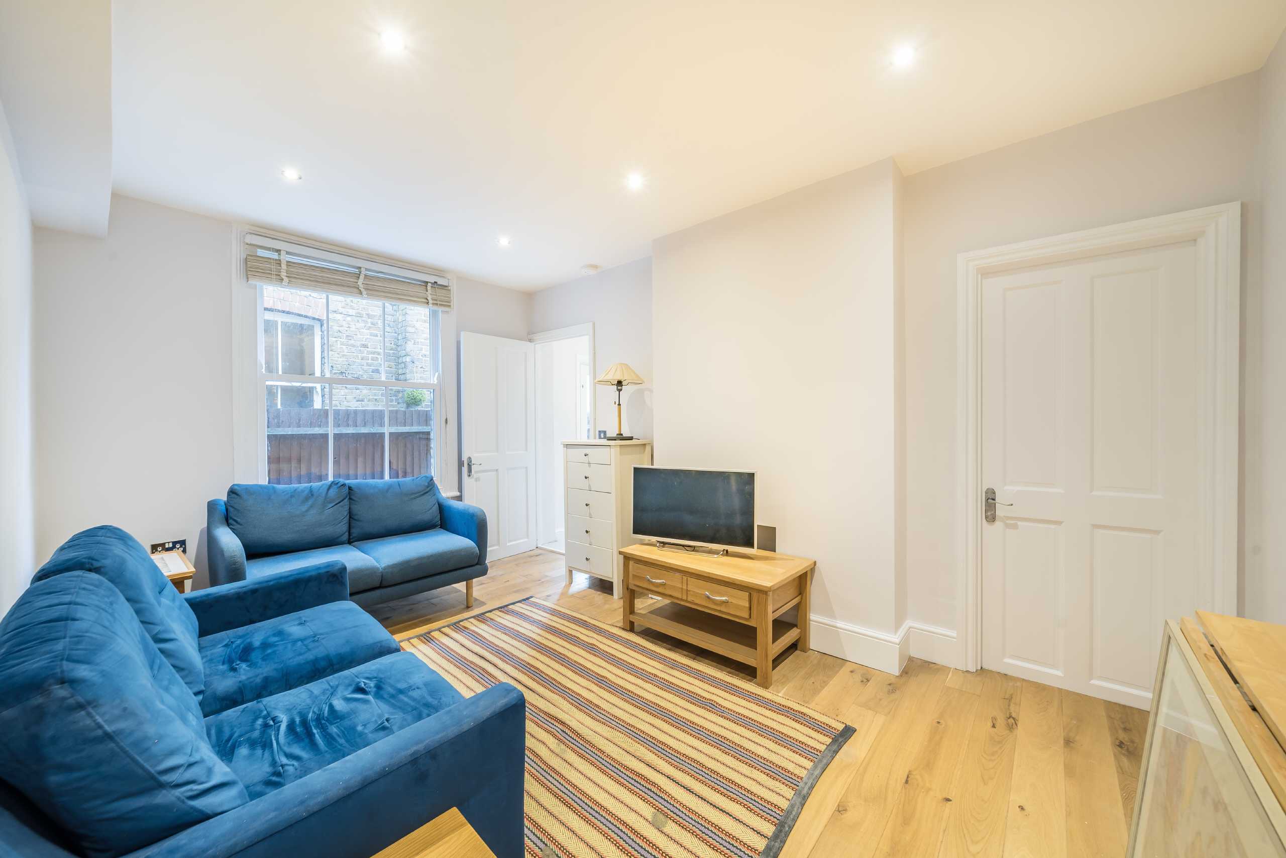 Flat Stapleton Road in Greater London