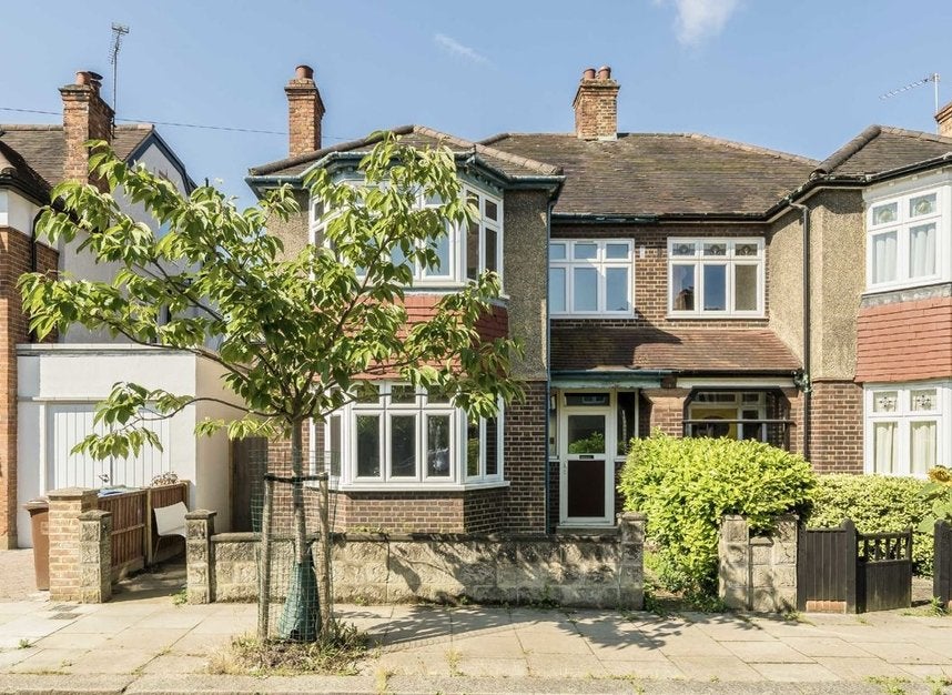 House Dovedale Road in Greater London